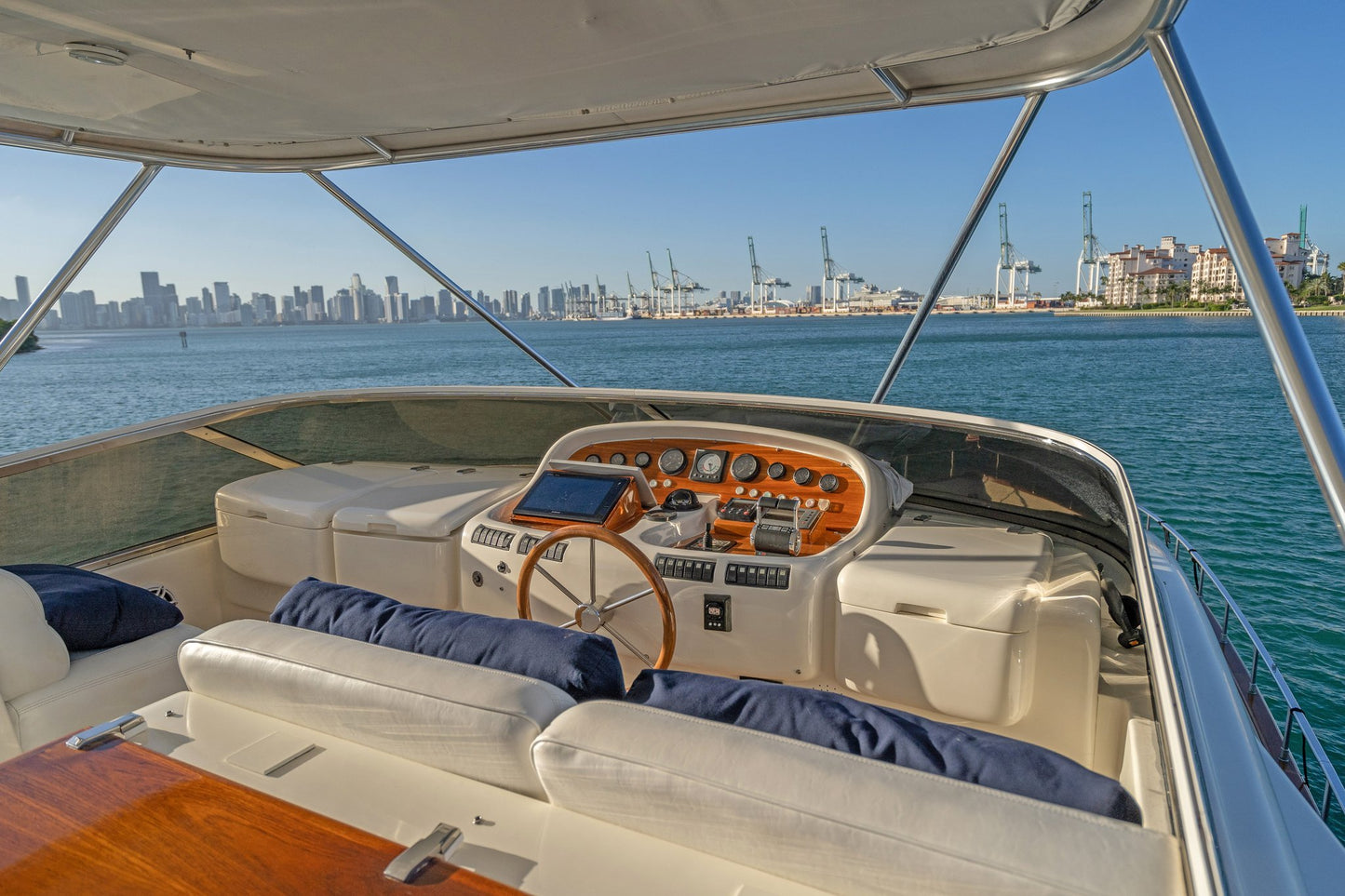 90ft Azimut