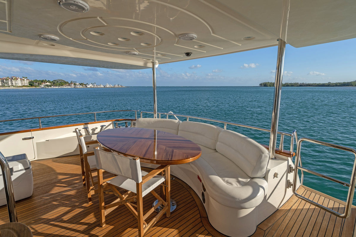 90ft Azimut