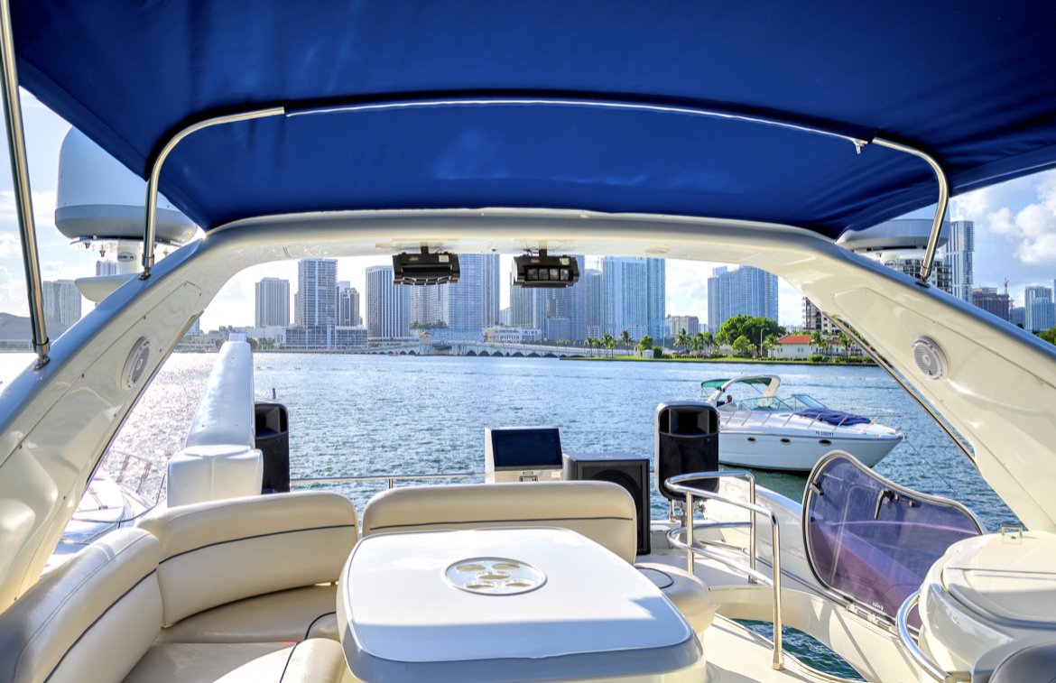 70ft Azimut DV