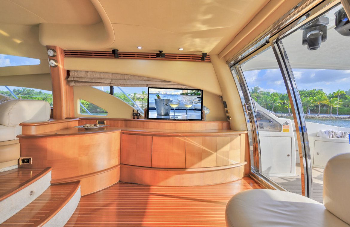 70ft Azimut DV