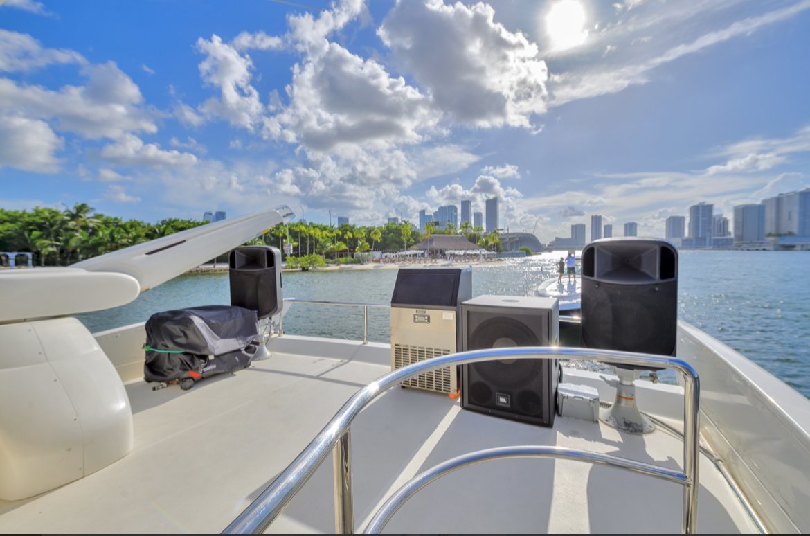 70ft Azimut DV