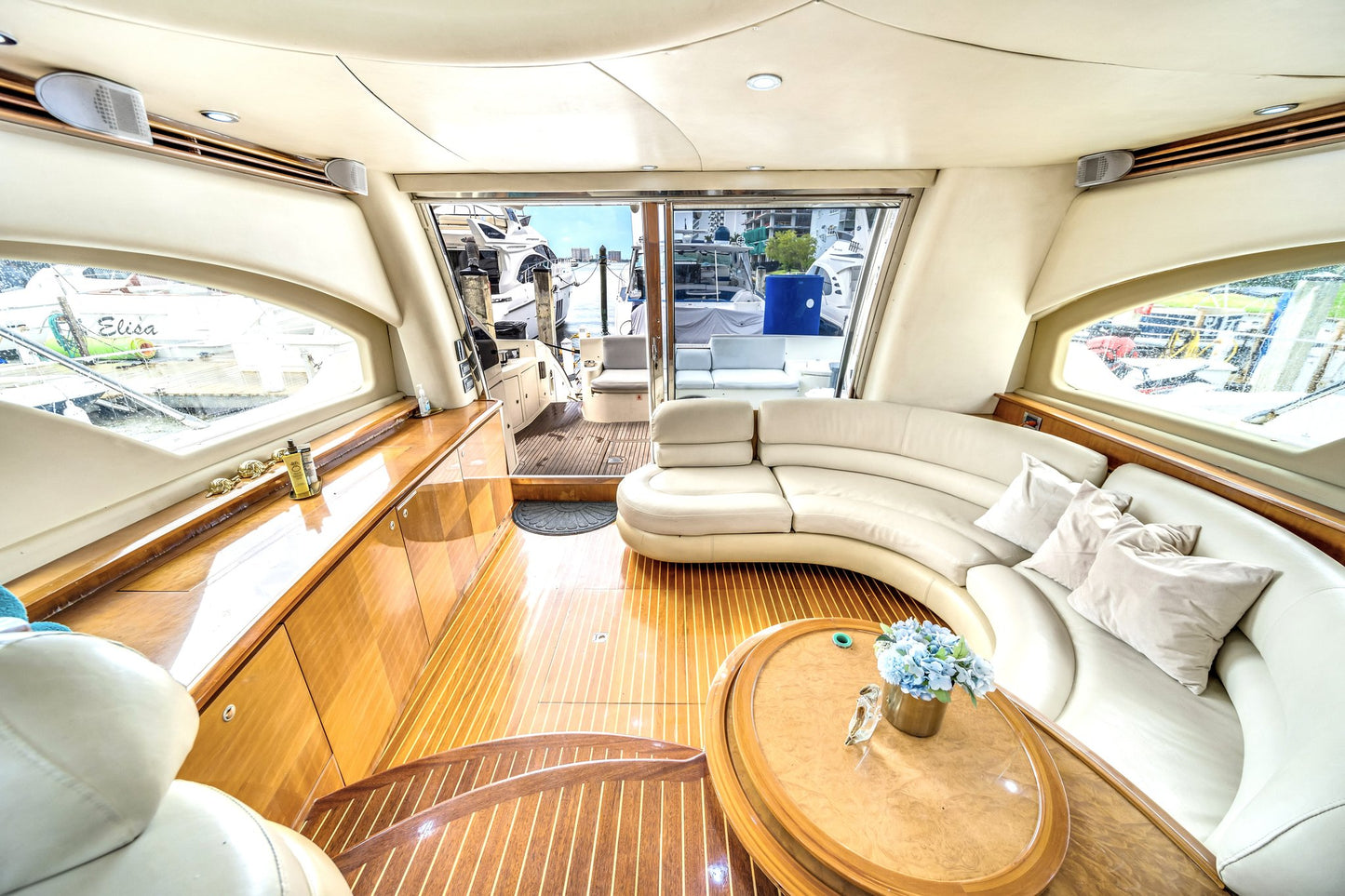 65ft Azimut DV