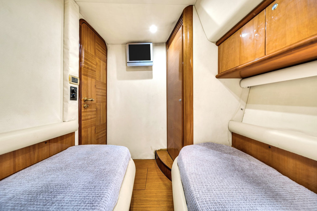 65ft Azimut DV