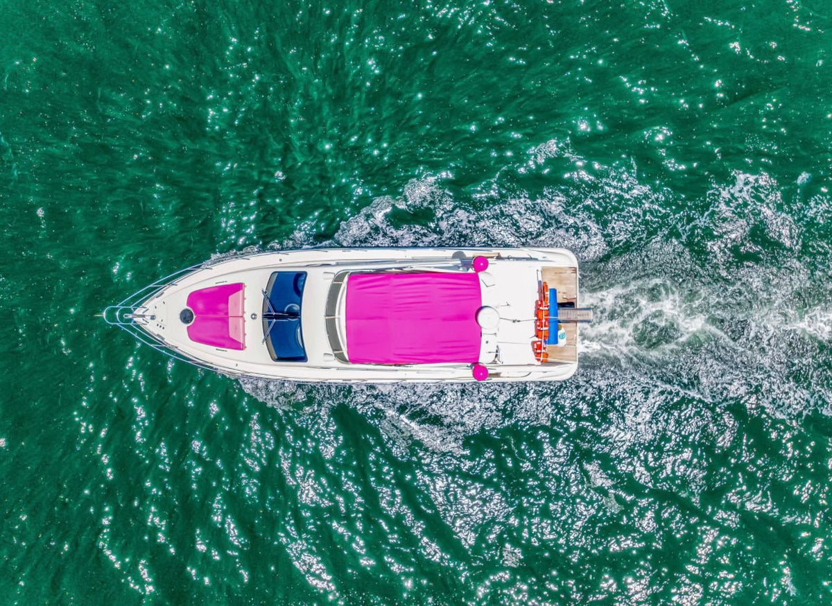 60ft Azimut Pink