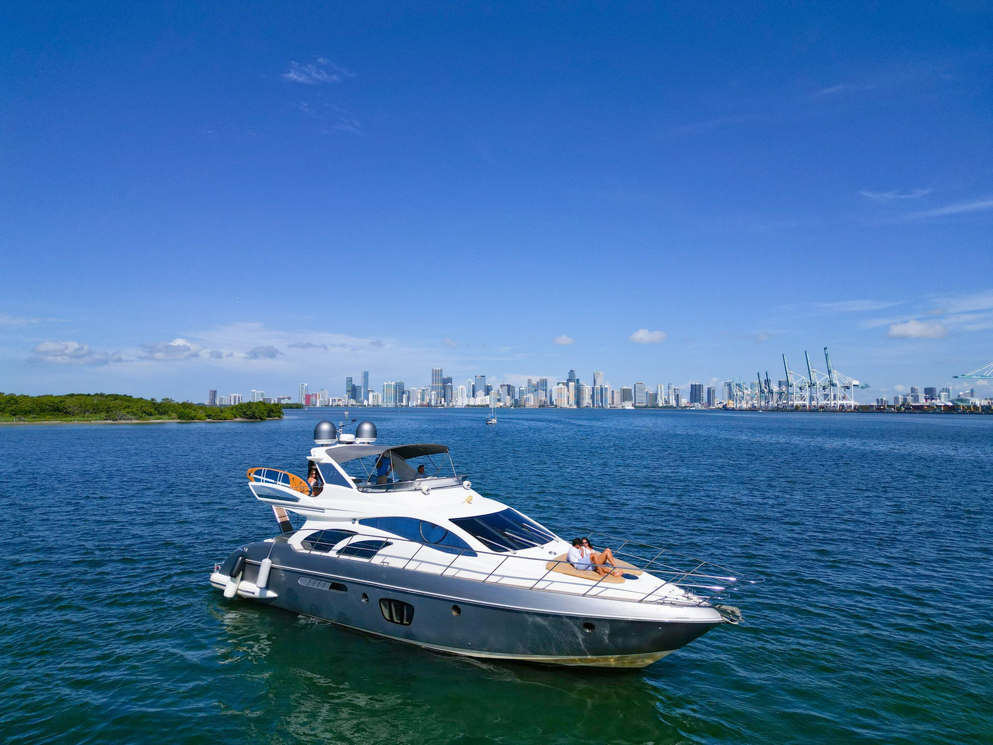 65ft Azimut Rss