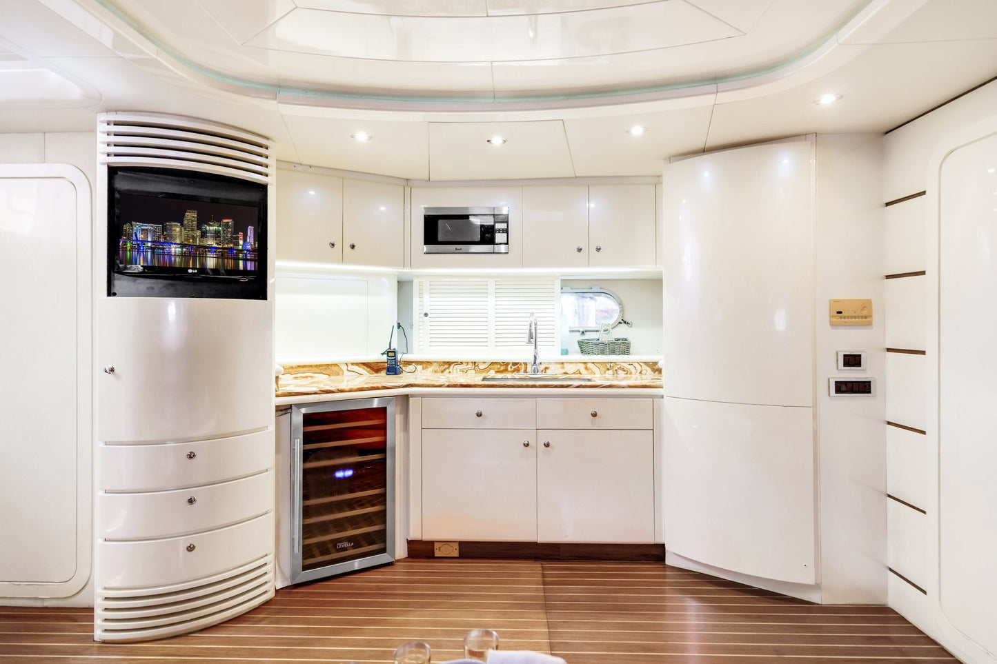 80ft Baia Panther