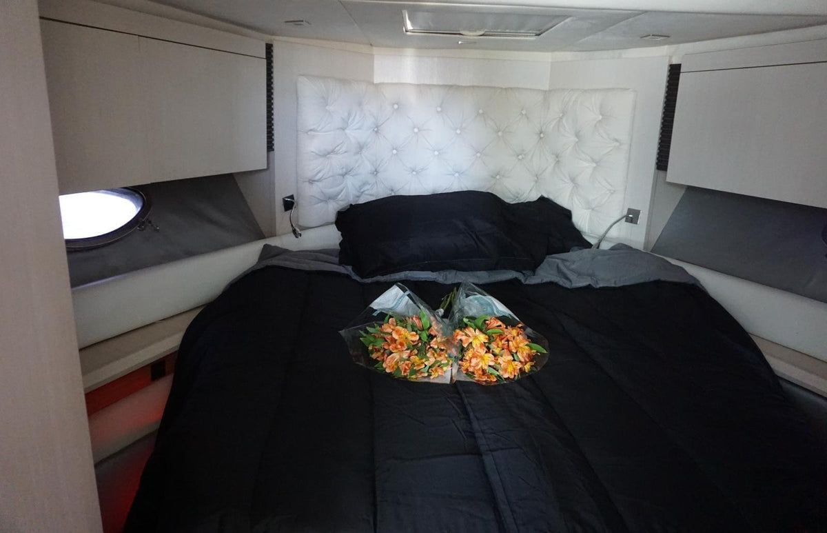 60ft Azimut Black