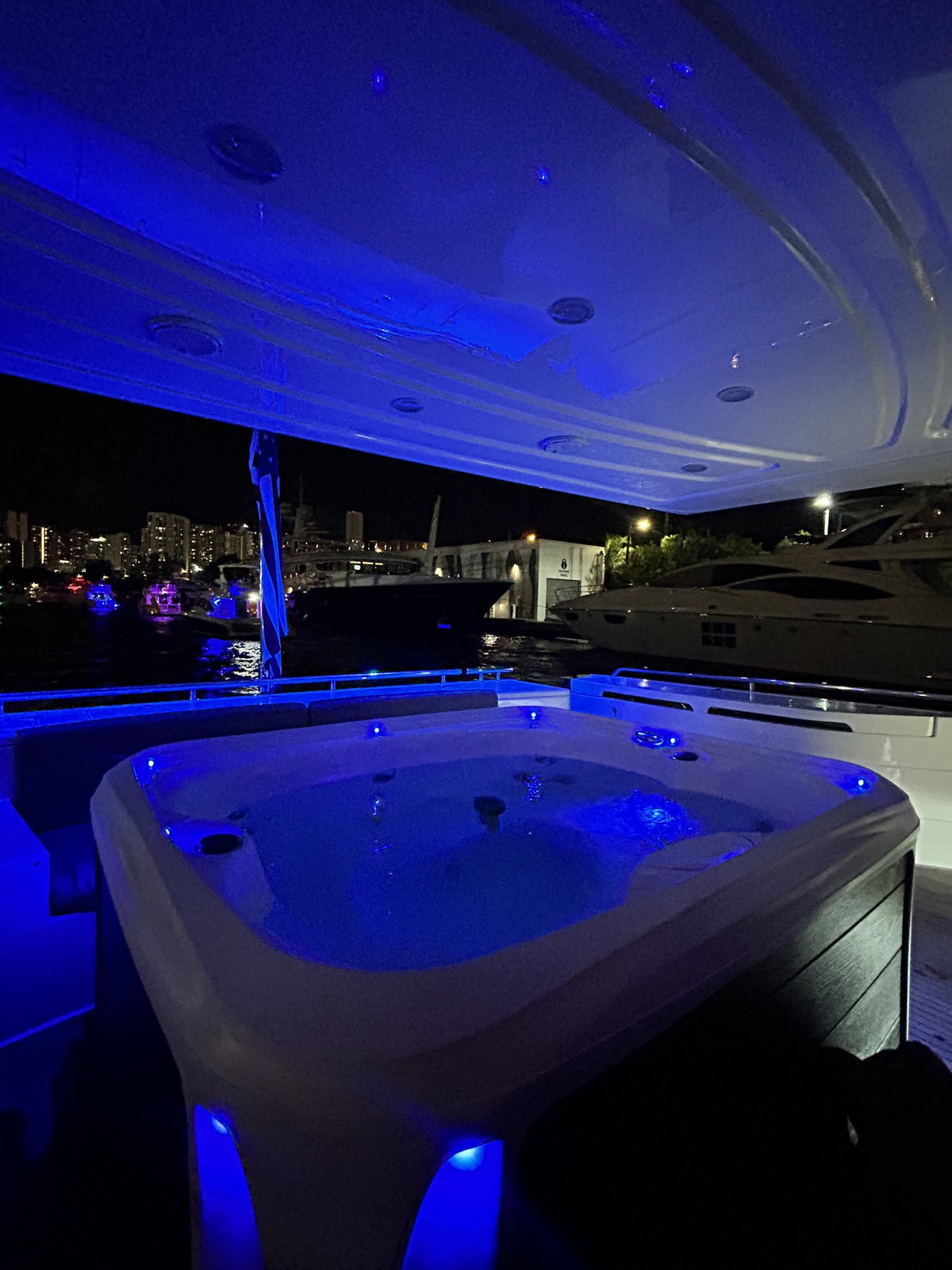 85ft Ferretti Destiny