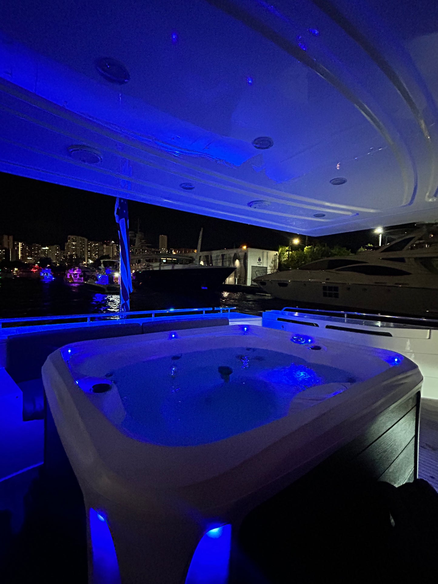 85ft Ferreti Destiny (NYE Fireworks Show)