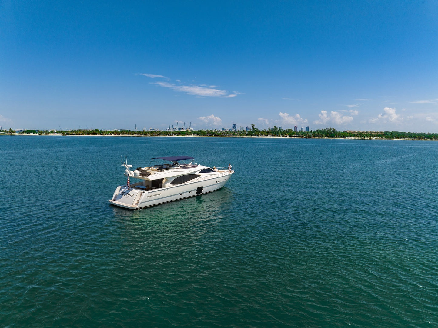 85ft Ferreti Destiny (NYE Fireworks Show)