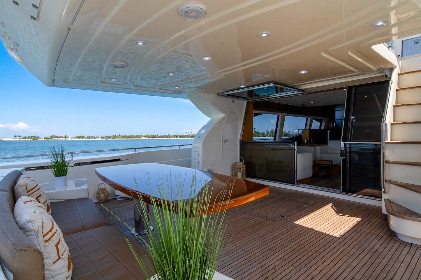 85ft Ferreti Destiny (NYE Fireworks Show)