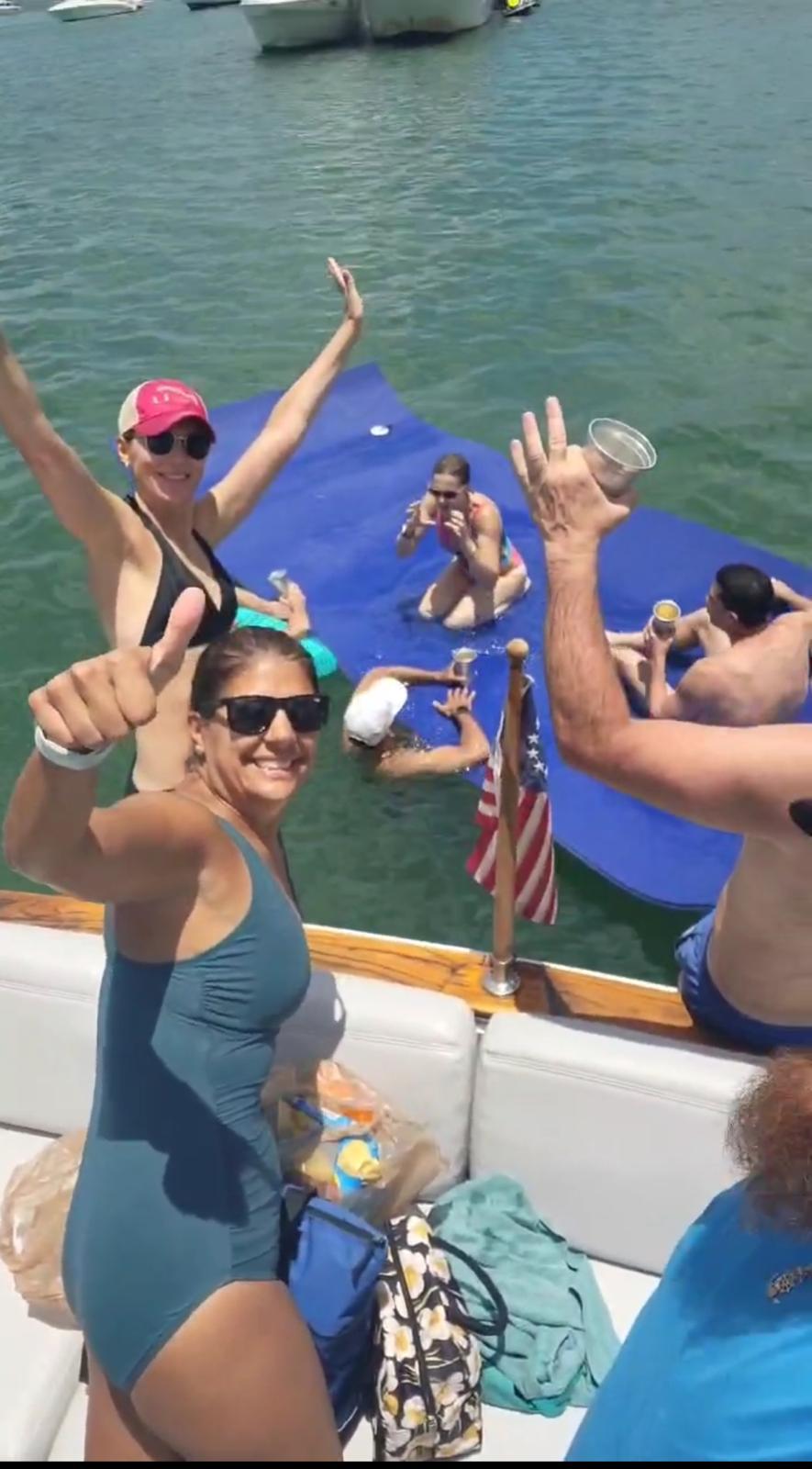 42ft Sirena (NYE Fireworks Show)