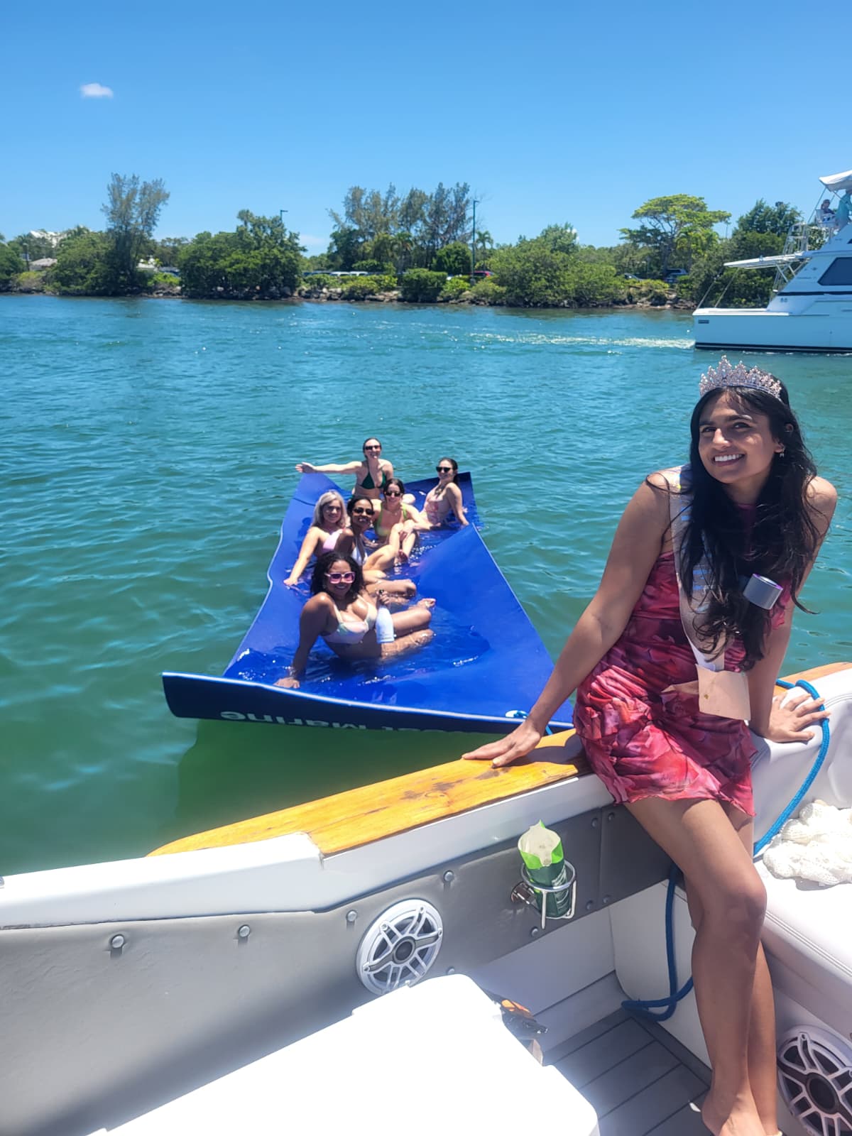 42ft Sirena (NYE Fireworks Show)