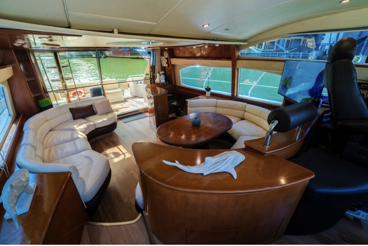 65ft Azimut R