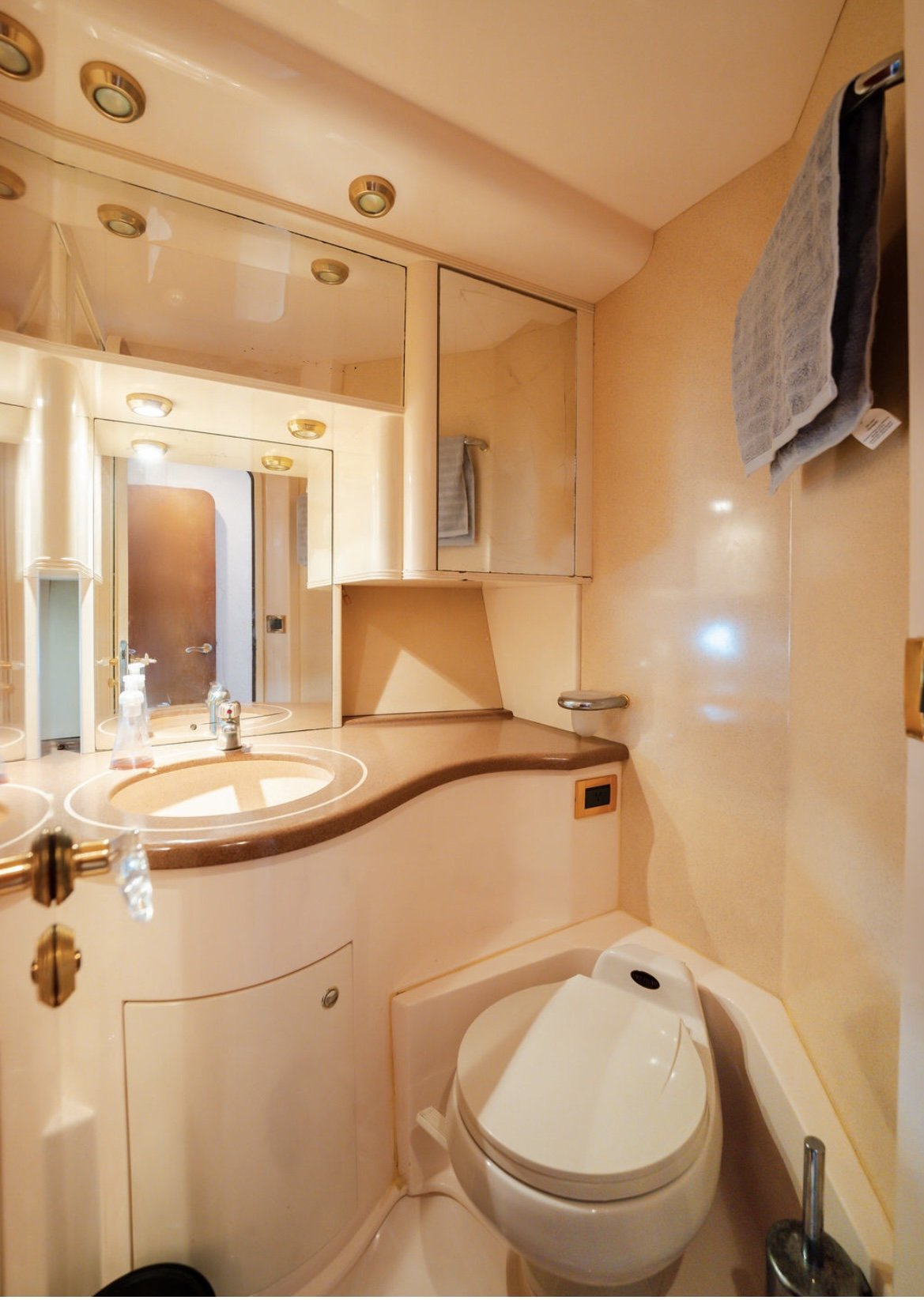 65ft Azimut R