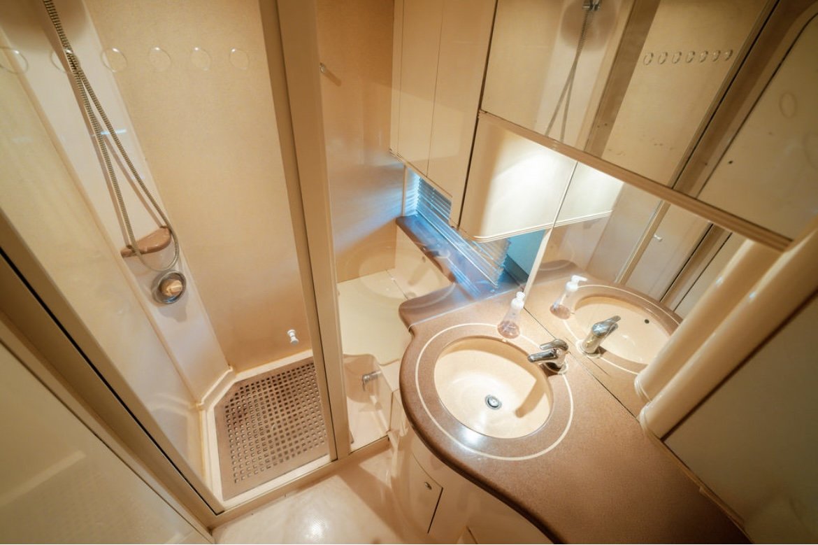 65ft Azimut R