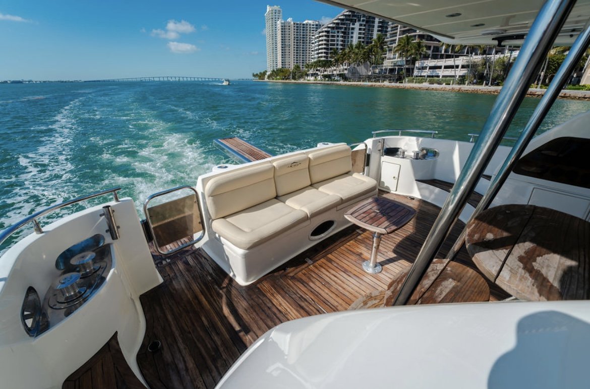 65ft Azimut R
