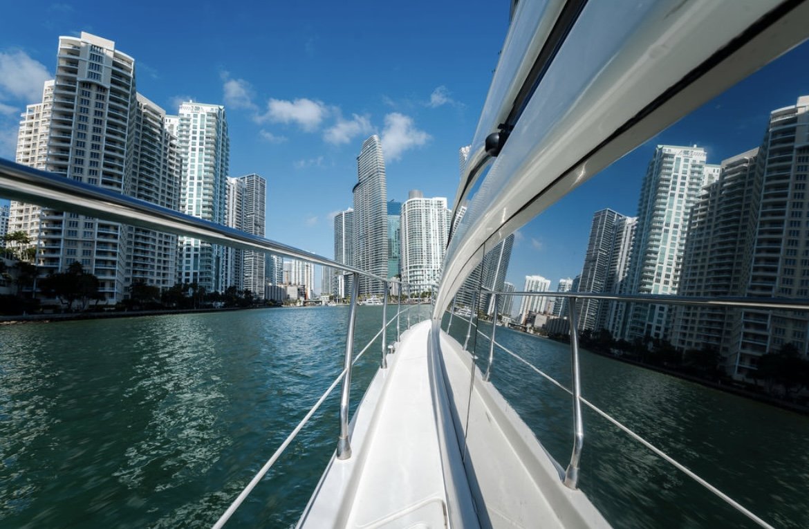 65ft Azimut R