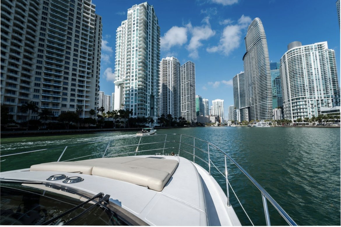 65ft Azimut R