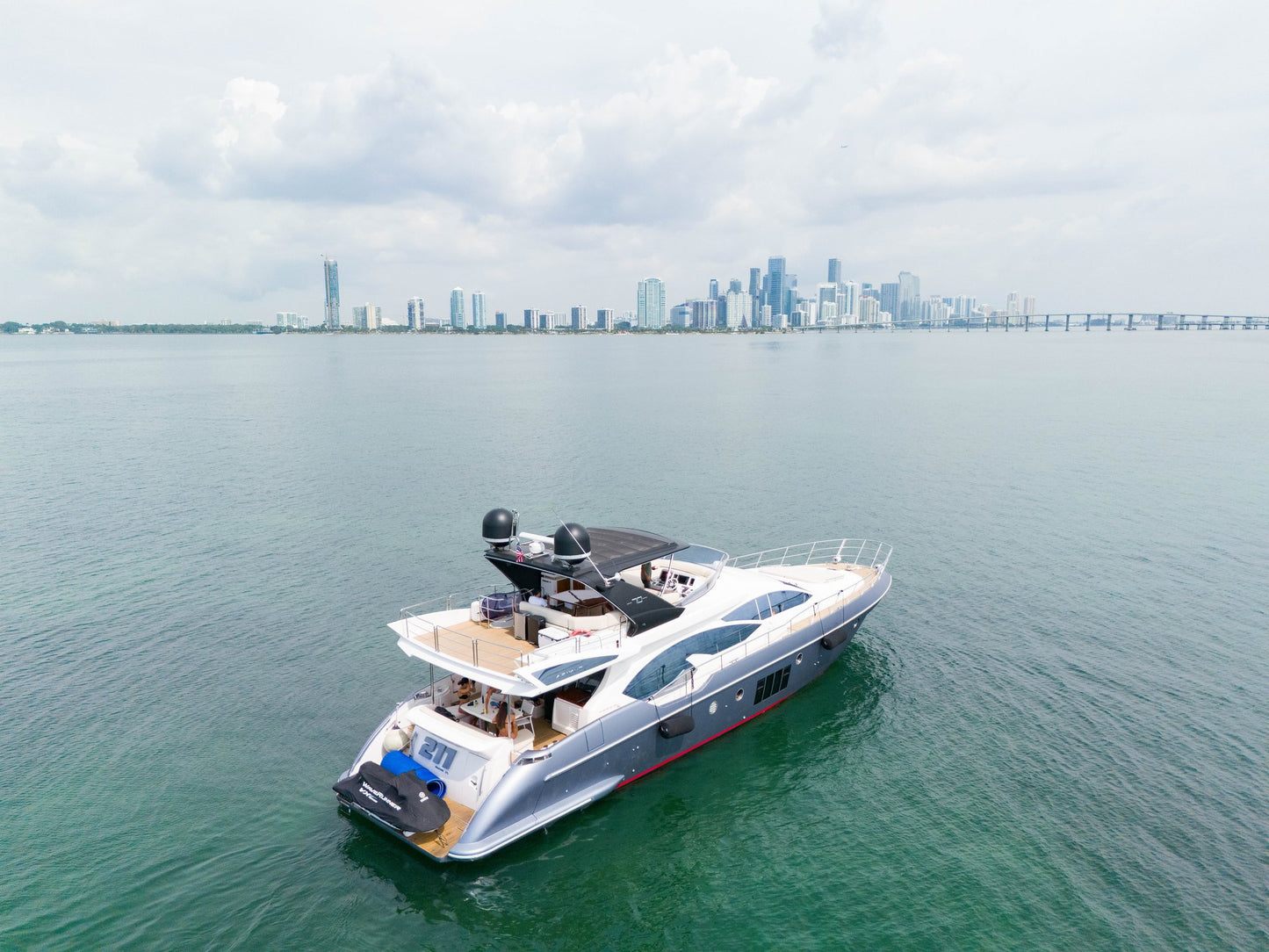 70ft Azimut 211