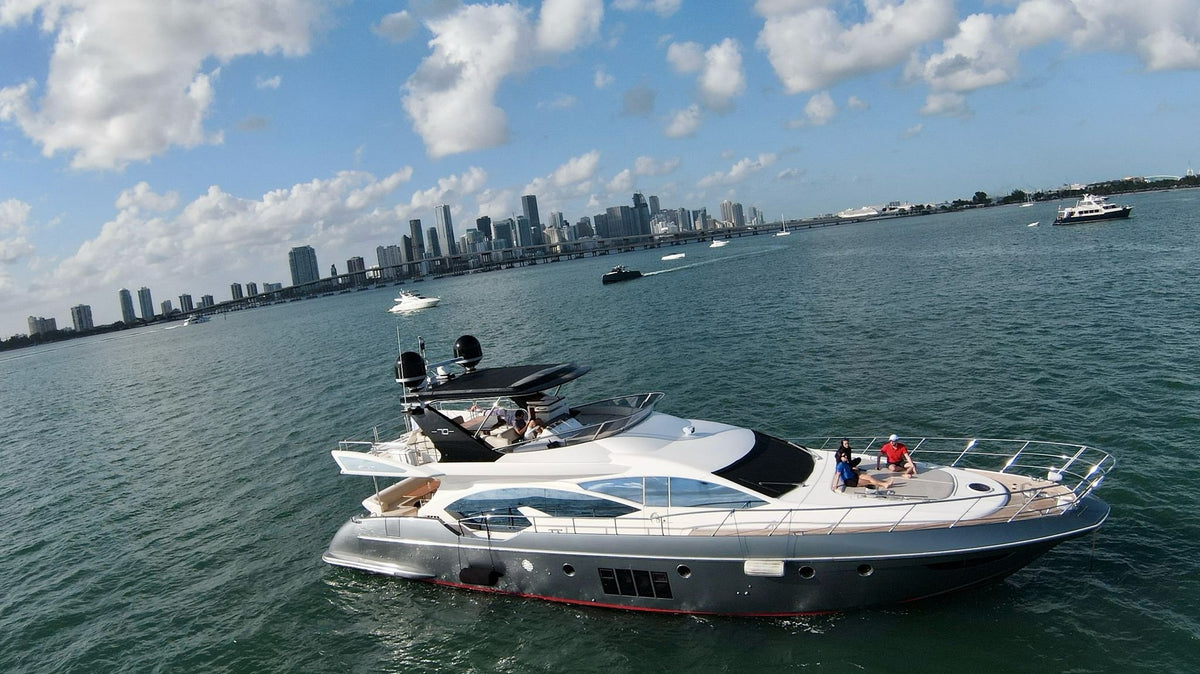 70ft Azimut 211