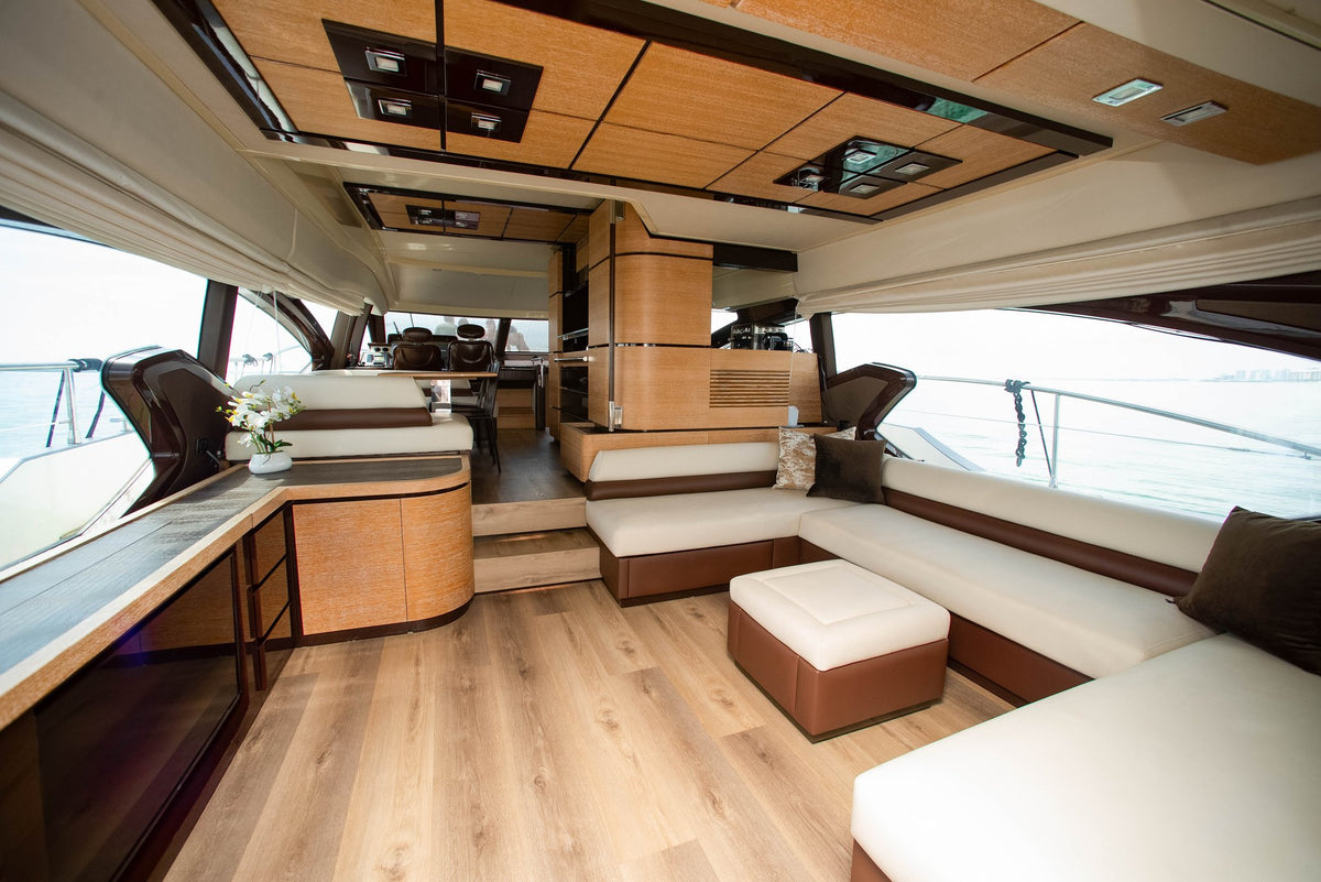 70ft Azimut 211