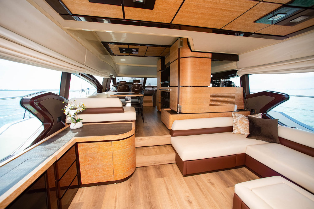 70ft Azimut 211