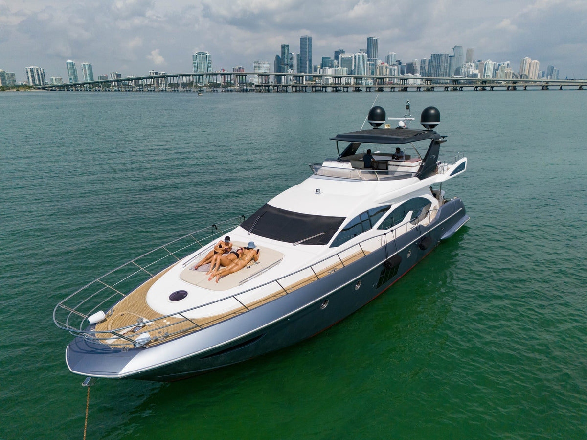 70ft Azimut 211