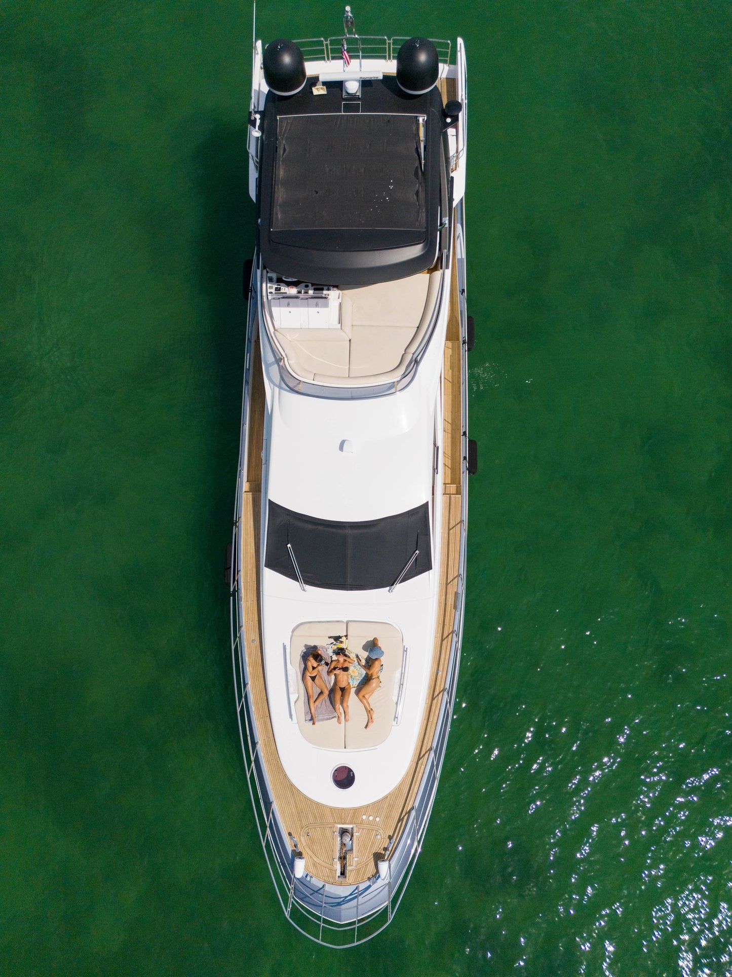 70ft Azimut 211