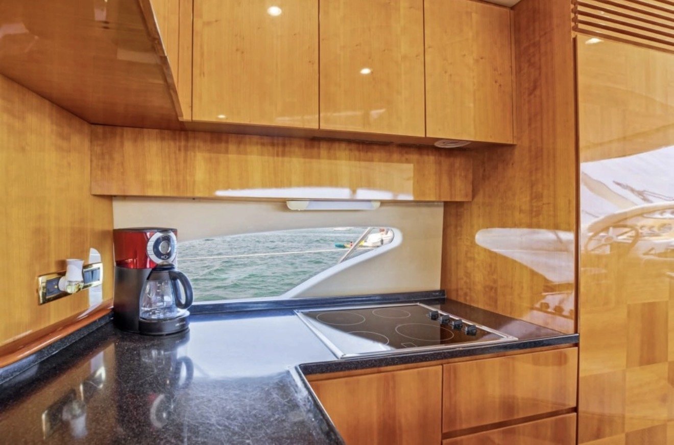 70ft Azimut Pink