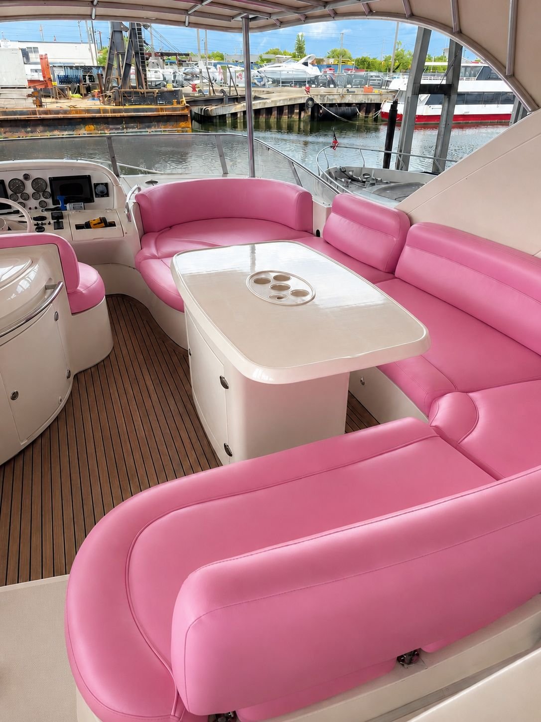 70ft Azimut Pink