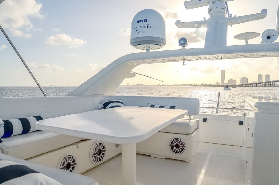 85ft Ferretti L
