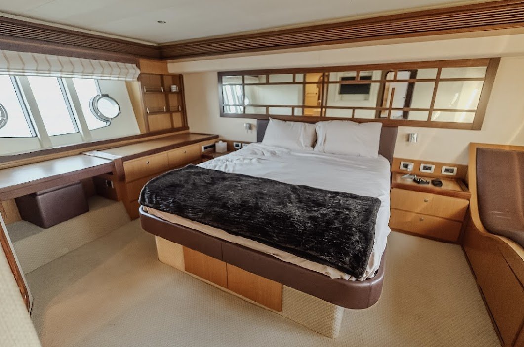 85ft Ferretti L