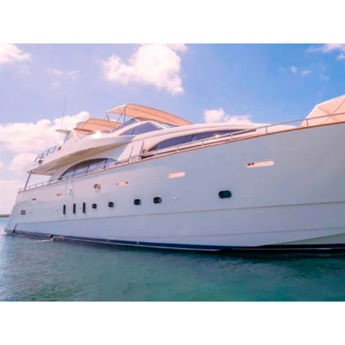 105ft Azimut