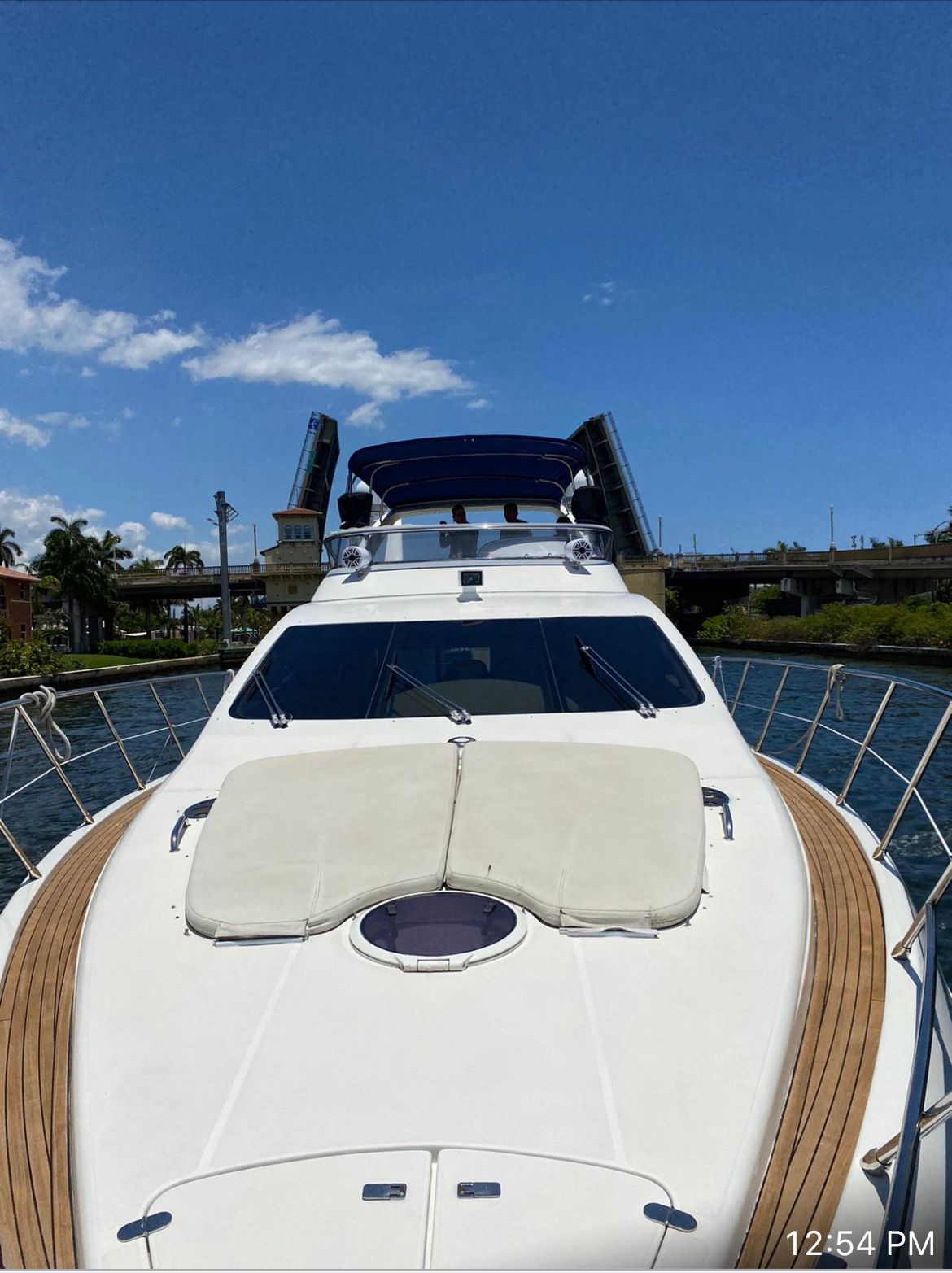 70ft Azimut