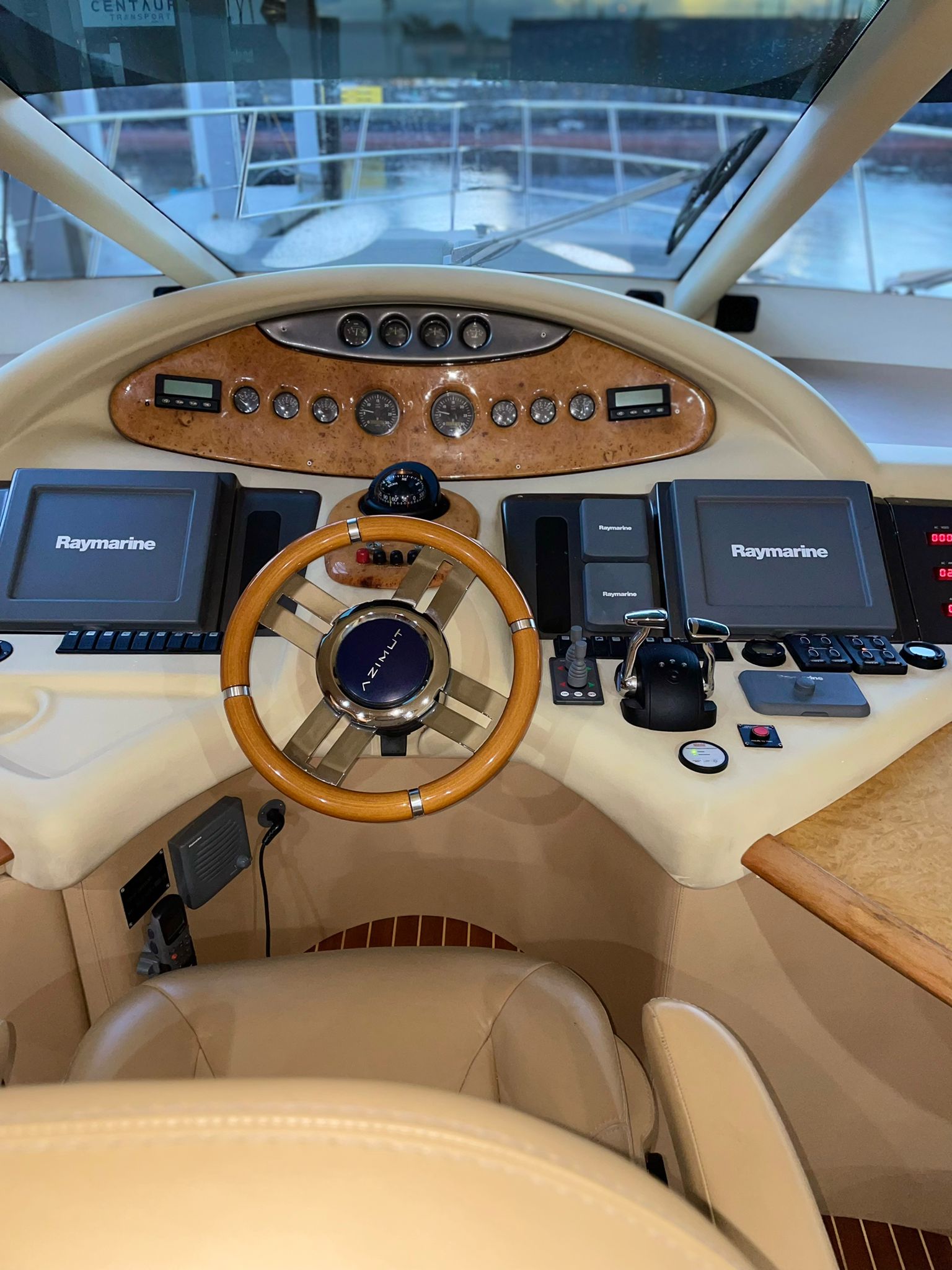 70ft Azimut