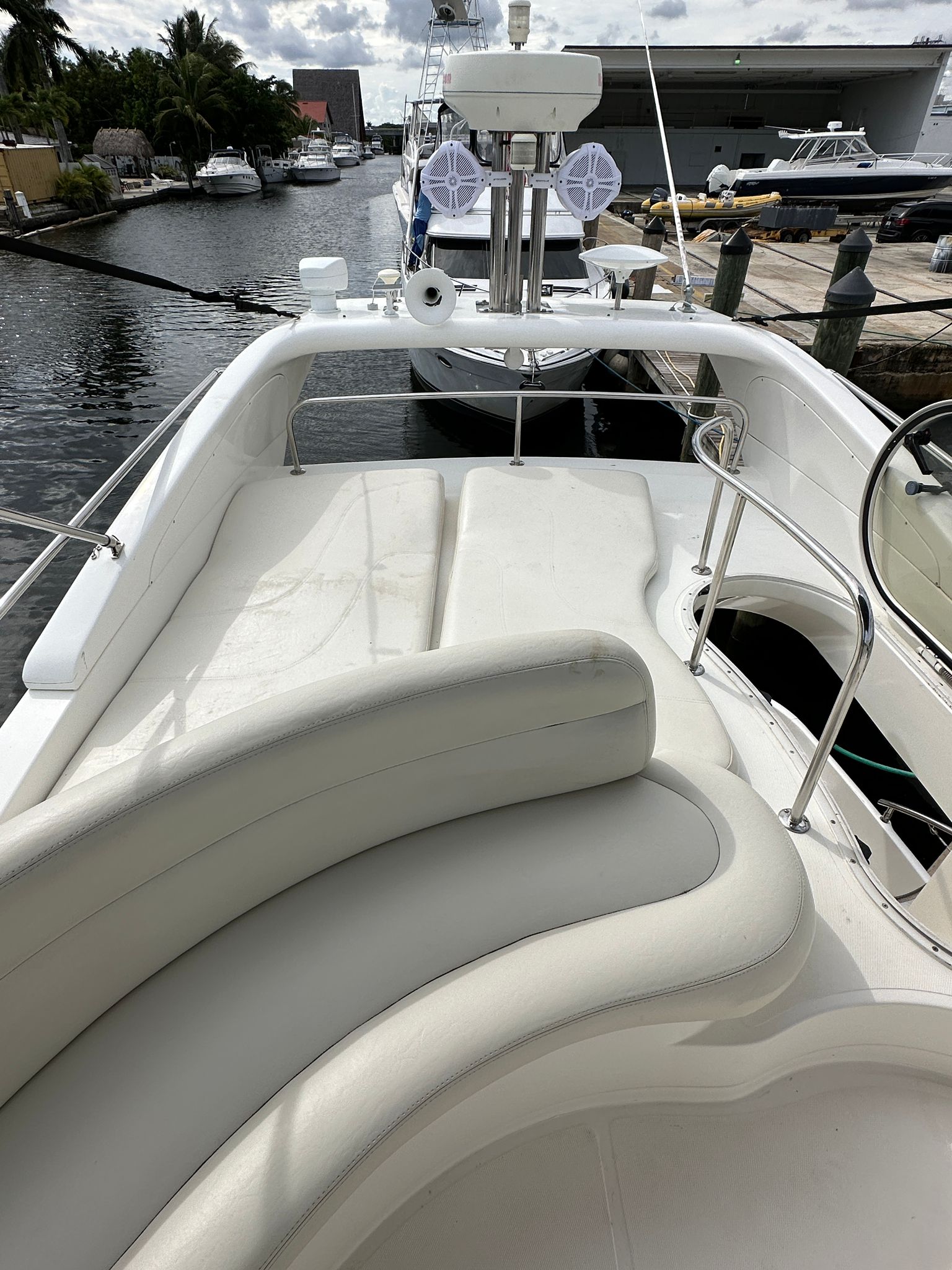 50ft Azimut